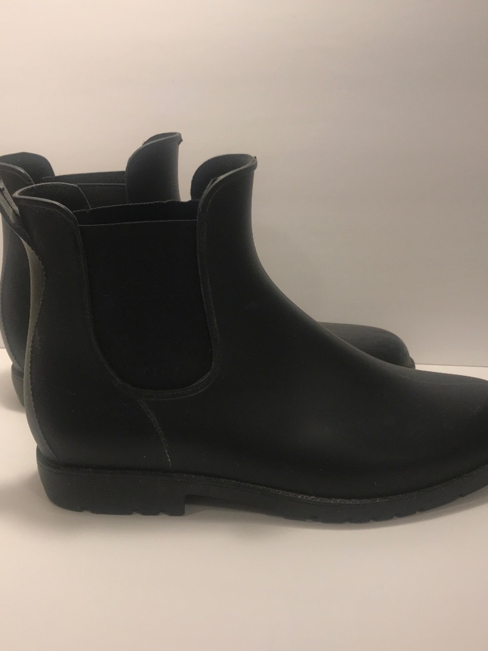 Capelli New York Chelsea Short Boots - Size 11